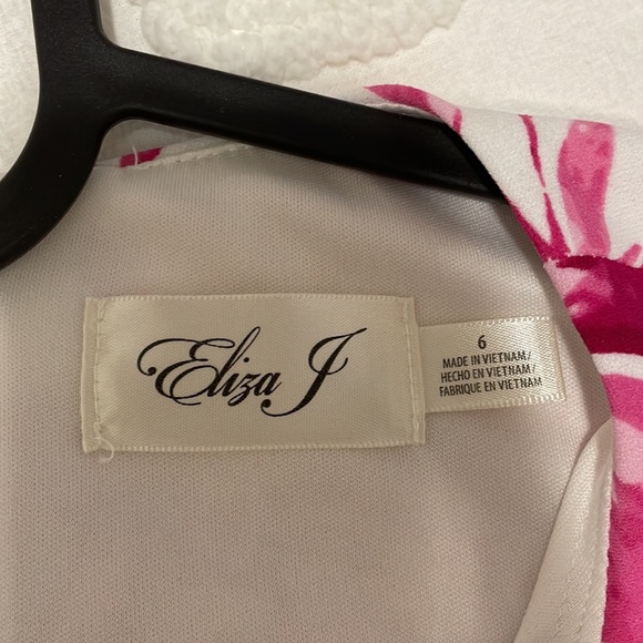 Eliza J Dress - US 6 size floral print, long sleeve - Picture 3 of 5